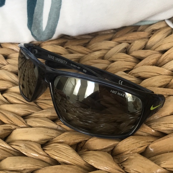 boys nike sunglasses
